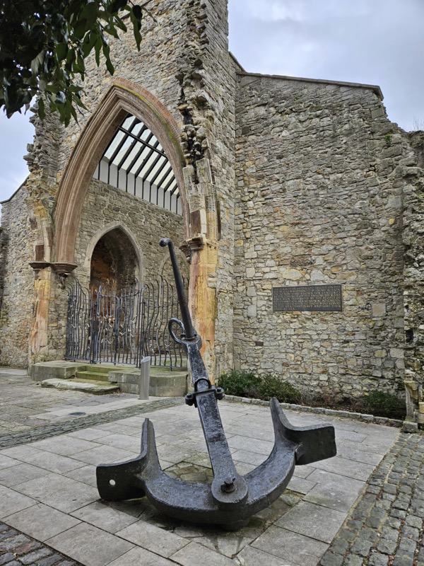 Im Januar 2024 ging es wieder mit der AIDA auf Metropolen-Tour. Mit dem PKW ging es von Hannover nach Hamburg. Vorab hatten wir schon einen Parkplatz über "Parken und Meer" inklusive Shuttle-Service gebucht. Hamburg begrüßte uns mit Schnee, was doch sehr selten in Hamburg vorkommt. Schnell erfolgte der Check-In und kurze Zeit später ........